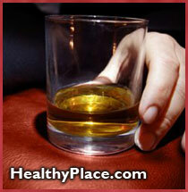Går från min första drink till alkoholism. Besök Raw Psychology Addiction-webbplatsen.