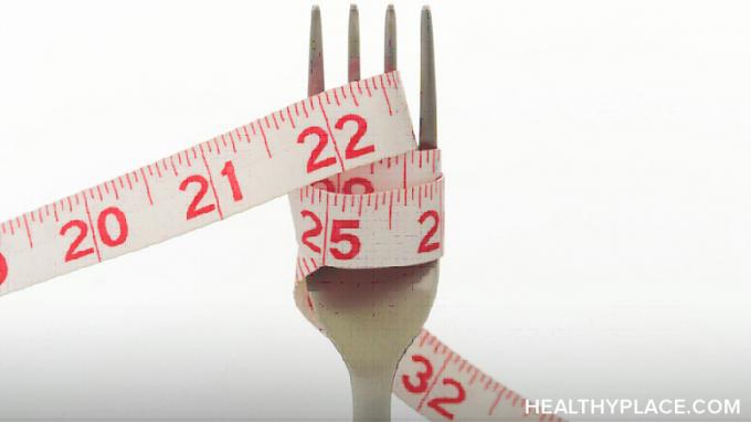 Upptäck de många orsakerna till ätstörningar och varför människor utvecklar ätstörningar som anorexi och bulimi.