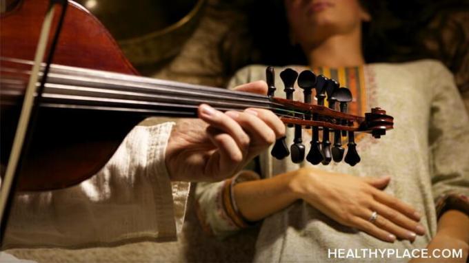 Har du provat musik för ångestlindring? Fördelarna är oändliga, så lyssna på musik för ångestlindring och lära dig några av fördelarna på HealthyPlace.