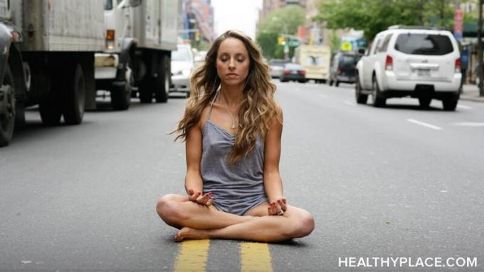 Lär dig dessa tre bästa meditationstips för att starta din nya meditationspraxis helt rätt. Få meditationstips på HealthyPlace.
