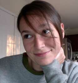 Jessica Hudgens, författare till Surviving ED Blog, en pålitlig blogg om ätstörningar och återställning av ätstörningar.